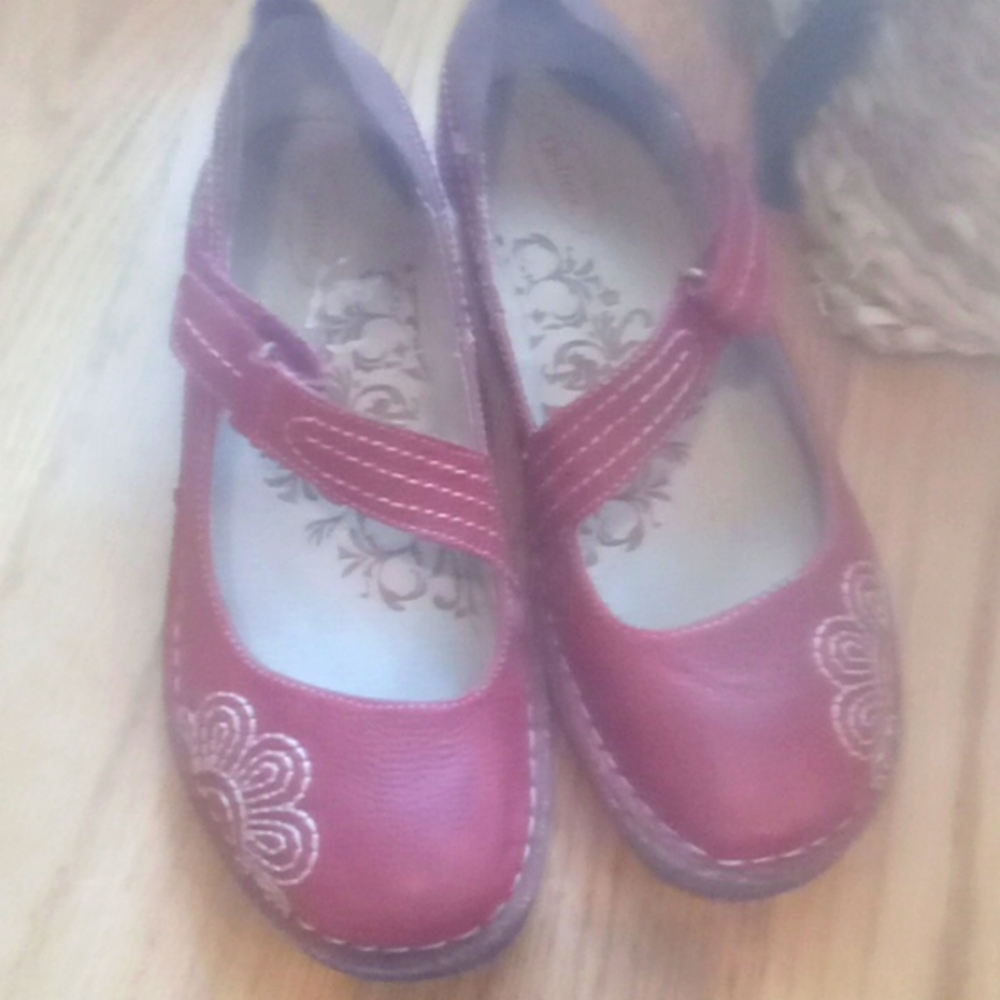 Aetrex Red leather shoes